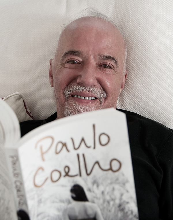 Коэльо прим. Паоло Коэльо. Писатель Пауло Коэльо. Пауло Коэльо портрет. Паоло Коэльо молодой.